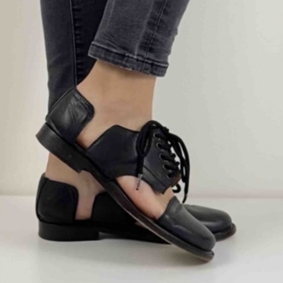 Minimarket Cut-Out Oxfords - Picture 13 of 13